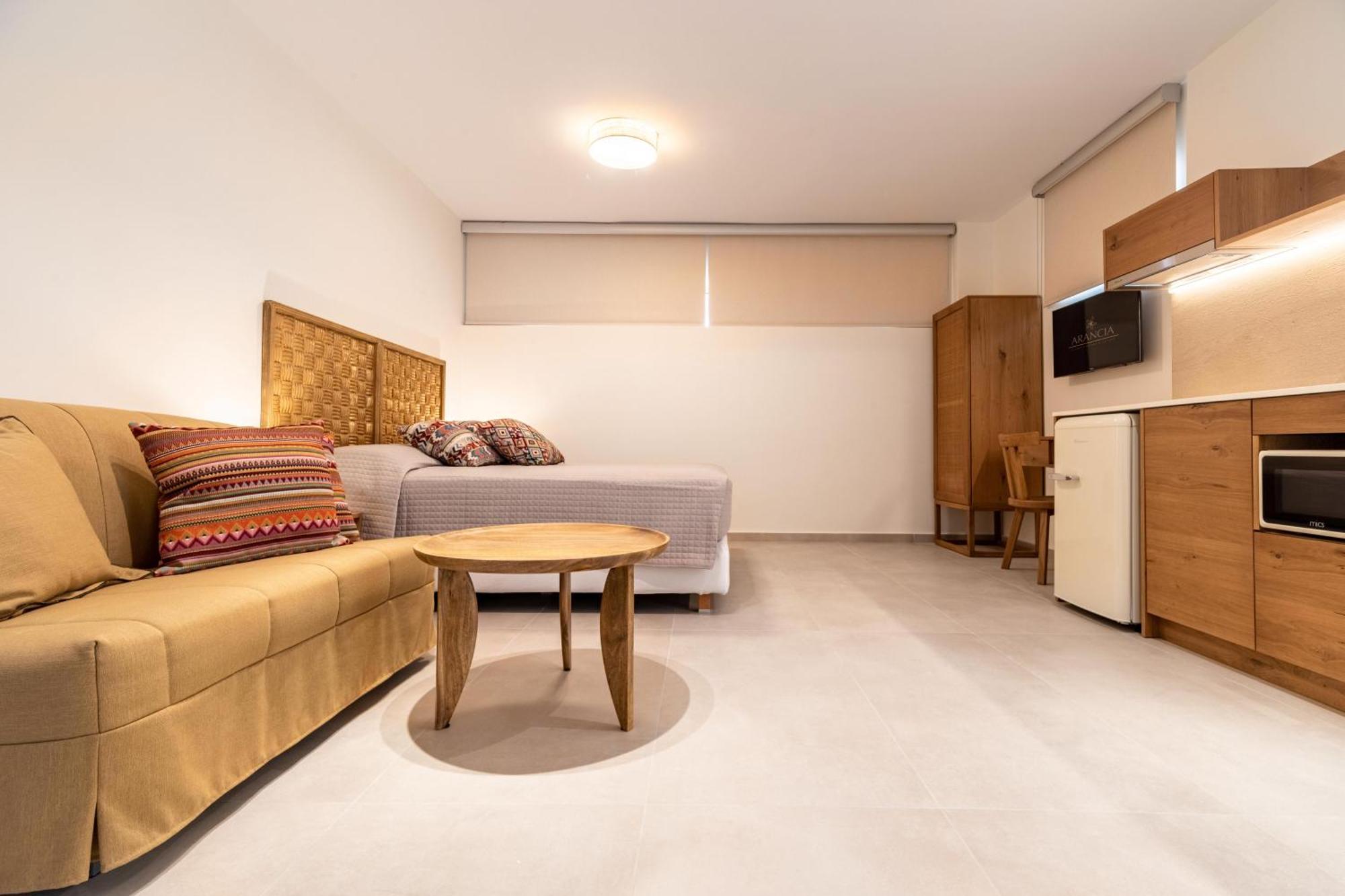 Arancia Elegant Rooms And Suites Tolo Exterior photo